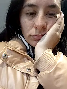 lucixxx14 online show from September 25, 2025, 4:24 pm