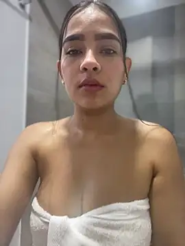Snapshot of Valery_lux16 chatting on June 15, 2026, 5:01 pm Valery lux16 online show from June 15, 2026, 5:01 pm