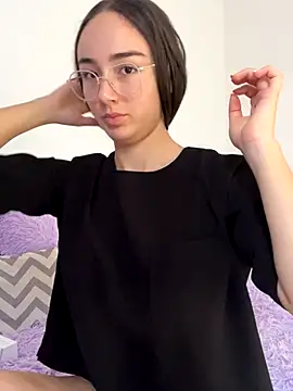 Innerpeace  online show from October 3, 2025, 9:05 pm