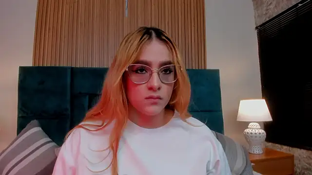 Amber kiss  online show from April 10, 2026, 6:26 pm