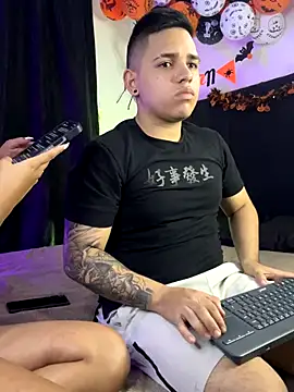 BoomChikaWow online show from October 27, 2025, 11:38 pm