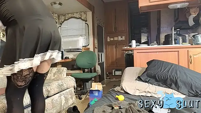 Snapshot of Clouds_4play chatting on November 23, 2025, 1:43 pm Clouds 4play online show from November 23, 2025, 1:43 pm