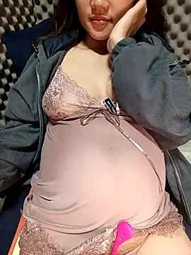 Pipi23  online show from November 26, 2025, 2:39 pm