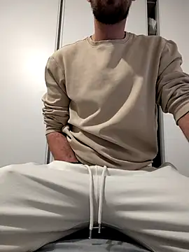 AD Vu online show from November 2, 2025, 6:24 pm