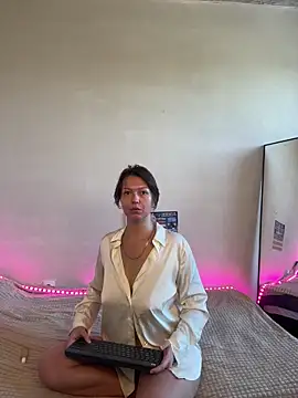 Snapshot of EllaCanny chatting on July 11, 2026, 6:03 am EllaCanny online show from July 11, 2026, 6:03 am