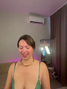 Snapshot of EllaCanny chatting on June 25, 2026, 5:05 am EllaCanny online show from June 25, 2026, 5:05 am