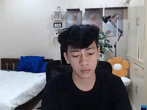 niel cumshow online show from December 2, 2025, 1:13 pm