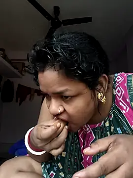 Deborbhavi222 online show from April 4, 2026, 3:24 am