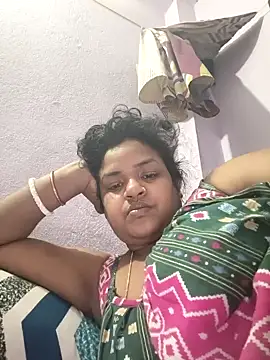 Deborbhavi222 online show from April 8, 2026, 3:13 pm