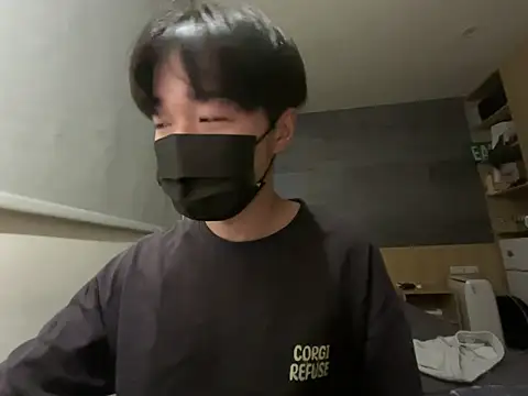 Yo155 online show from September 30, 2025, 4:57 pm