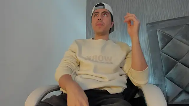 dylan cross  online show from November 13, 2025, 11:25 am