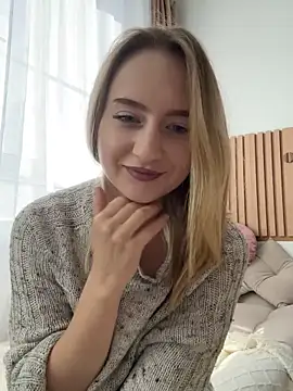 Snapshot of LinaViam chatting on September 22, 2025, 6:19 am LinaViam online show from September 22, 2025, 6:19 am