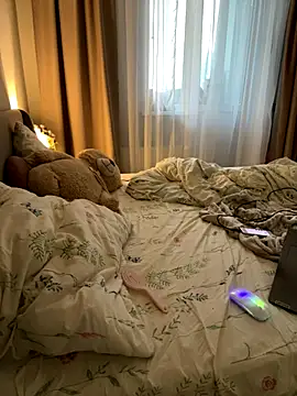 Snapshot of LinaViam chatting on October 23, 2025, 11:31 am LinaViam online show from October 23, 2025, 11:31 am