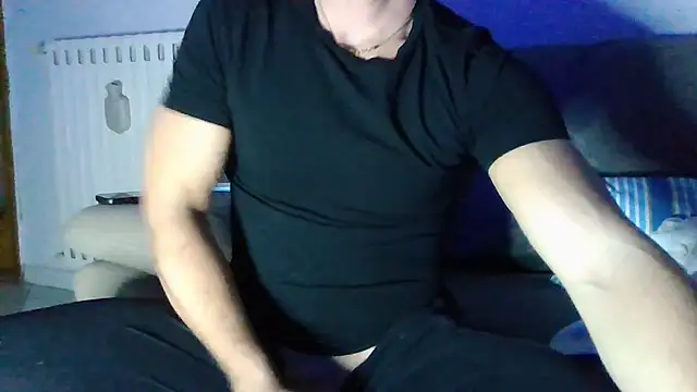 giovan2020 online show from November 9, 2025, 9:08 pm