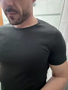 giovan2020 online show from April 20, 2026, 9:16 pm