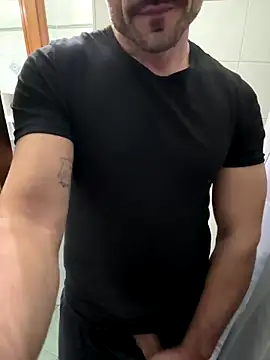 giovan2020 online show from November 26, 2025, 10:43 pm