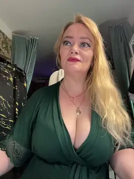 Snapshot of Sweet-blonde chatting on May 13, 2026, 9:22 pm Sweet-blonde online show from May 13, 2026, 9:22 pm
