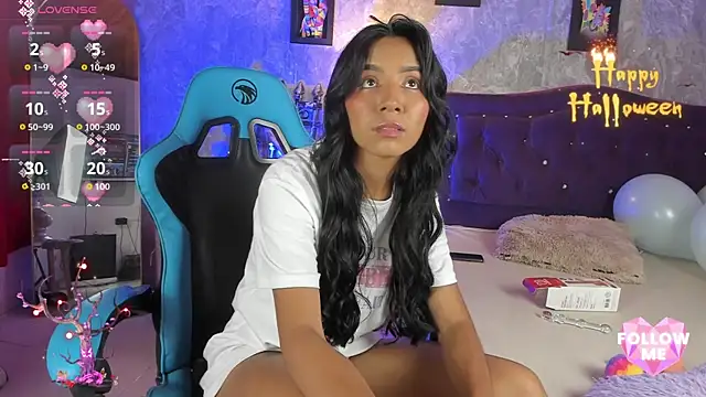 Snapshot of Lauren_smiles chatting on November 4, 2025, 4:05 am Lauren smiles online show from November 4, 2025, 4:05 am