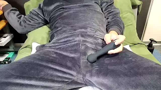 kazuma0708 jp online show from December 15, 2025, 2:34 pm