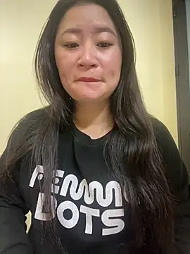 violet-00 online show from February 9, 2026, 2:15 pm