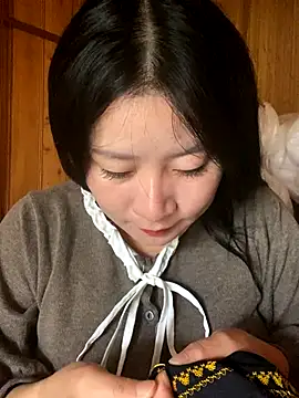 violet-00 online show from October 26, 2025, 12:55 am