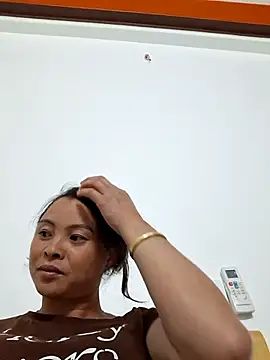 xuxulovezz online show from November 23, 2025, 10:25 am