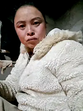 Snapshot of xuxulovezz chatting on February 3, 2026, 1:38 pm xuxulovezz online show from February 3, 2026, 1:38 pm