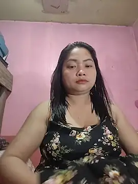 Snapshot of radiantbloom chatting on January 13, 2026, 2:48 am radiantbloom online show from January 13, 2026, 2:48 am