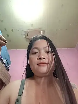 Snapshot of radiantbloom chatting on January 11, 2026, 11:44 pm radiantbloom online show from January 11, 2026, 11:44 pm