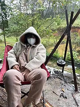 Helen-Tran online show from October 30, 2025, 2:21 am