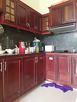 Helen-Tran online show from October 12, 2025, 1:40 am