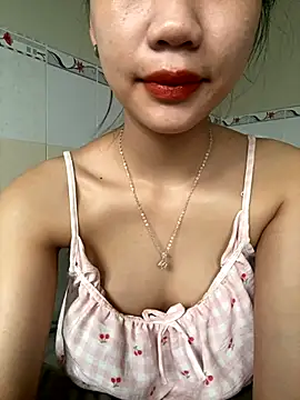 Linh247380 online show from October 27, 2025, 3:07 am