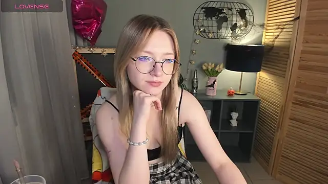 elliupp online show from October 31, 2025, 8:33 am