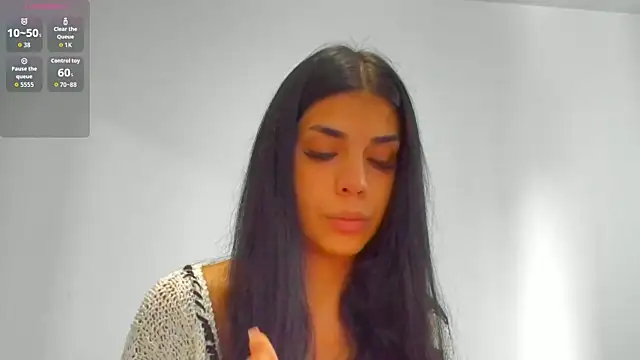 AylinHazellx online show from October 4, 2025, 9:33 am