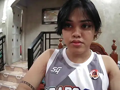 Yuriidelaveigne online show from February 23, 2026, 11:44 am