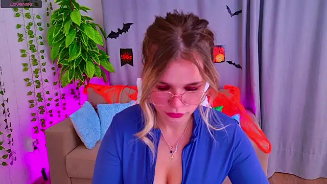 KellyHayden online show from October 25, 2025, 3:34 pm