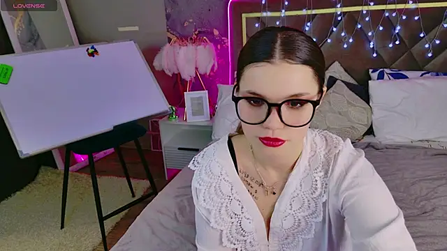 KellyHayden online show from February 7, 2026, 12:57 pm