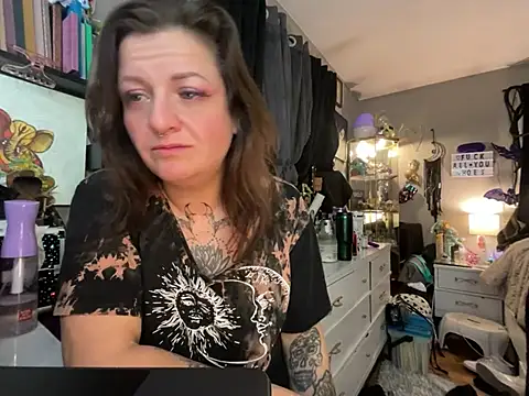 88heygirlhey88 online show from March 10, 2026, 7:56 am