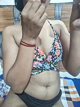 Snapshot of Soni_cute86526 chatting on July 5, 2026, 4:06 am Soni cute86526 online show from July 5, 2026, 4:06 am