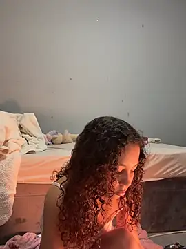 Snapshot of OliviaAshhh chatting on January 18, 2026, 12:47 am OliviaAshhh online show from January 18, 2026, 12:47 am