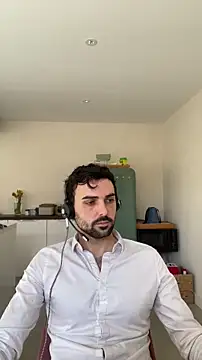 Snapshot of eauminerale chatting on March 3, 2026, 10:22 am eauminerale online show from March 3, 2026, 10:22 am