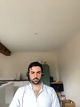 Snapshot of eauminerale chatting on February 11, 2026, 10:59 am eauminerale online show from February 11, 2026, 10:59 am