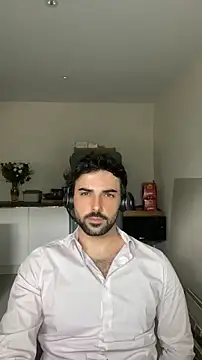 eauminerale online show from May 13, 2026, 12:01 pm