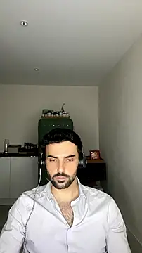Snapshot of eauminerale chatting on July 7, 2026, 9:02 am eauminerale online show from July 7, 2026, 9:02 am