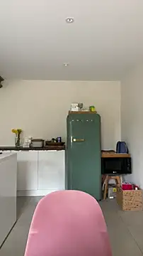 Snapshot of eauminerale chatting on February 23, 2026, 9:32 am eauminerale online show from February 23, 2026, 9:32 am