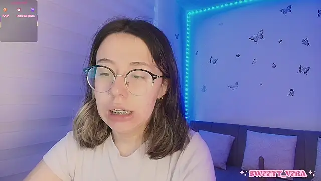 Snapshot of sweettvera chatting on February 3, 2026, 12:43 pm sweettvera online show from February 3, 2026, 12:43 pm