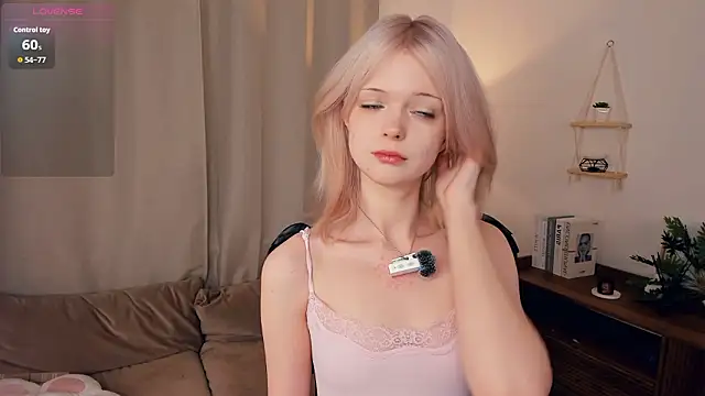 Snapshot of LaureMestler chatting on February 16, 2026, 8:35 am LaureMestler online show from February 16, 2026, 8:35 am