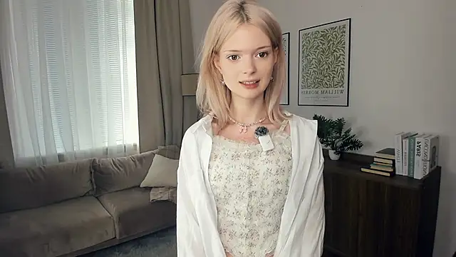 LaureMestler online show from October 1, 2025, 8:30 am