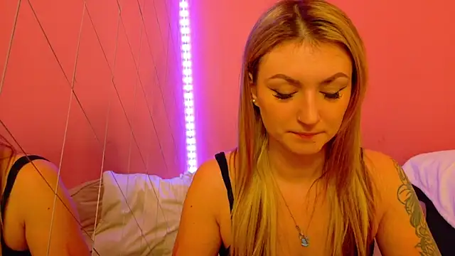 Snapshot of Anaayss_ chatting on December 16, 2025, 5:44 am Anaayss online show from December 16, 2025, 5:44 am