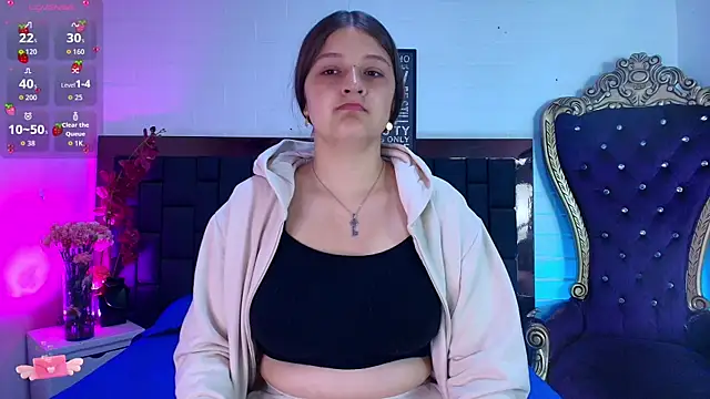 Krystal Heartss online show from December 4, 2025, 12:59 pm